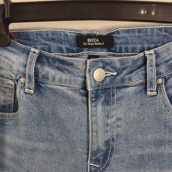 True Religion Becca Mid Rise Bootcut, Size 31. - Picture 5 of 17